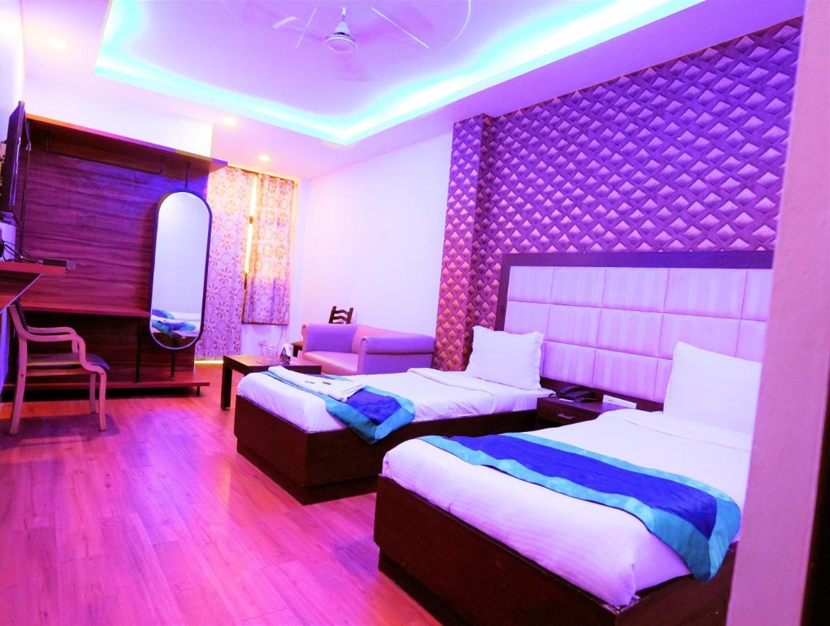 Hotel The Rts Plaza Neu-Delhi Exterior foto