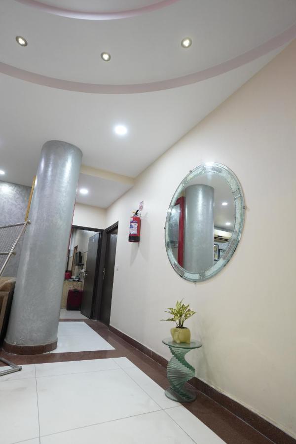 Hotel The Rts Plaza Neu-Delhi Exterior foto