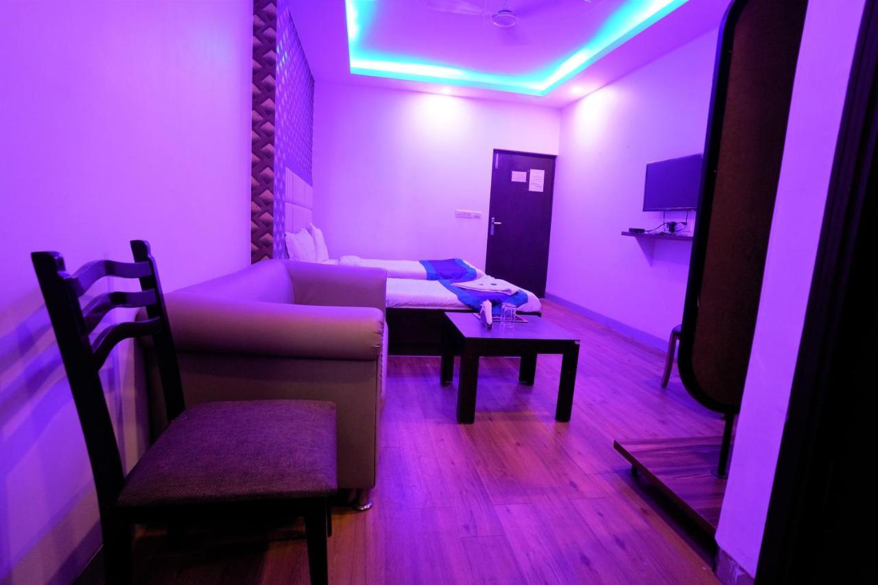 Hotel The Rts Plaza Neu-Delhi Exterior foto