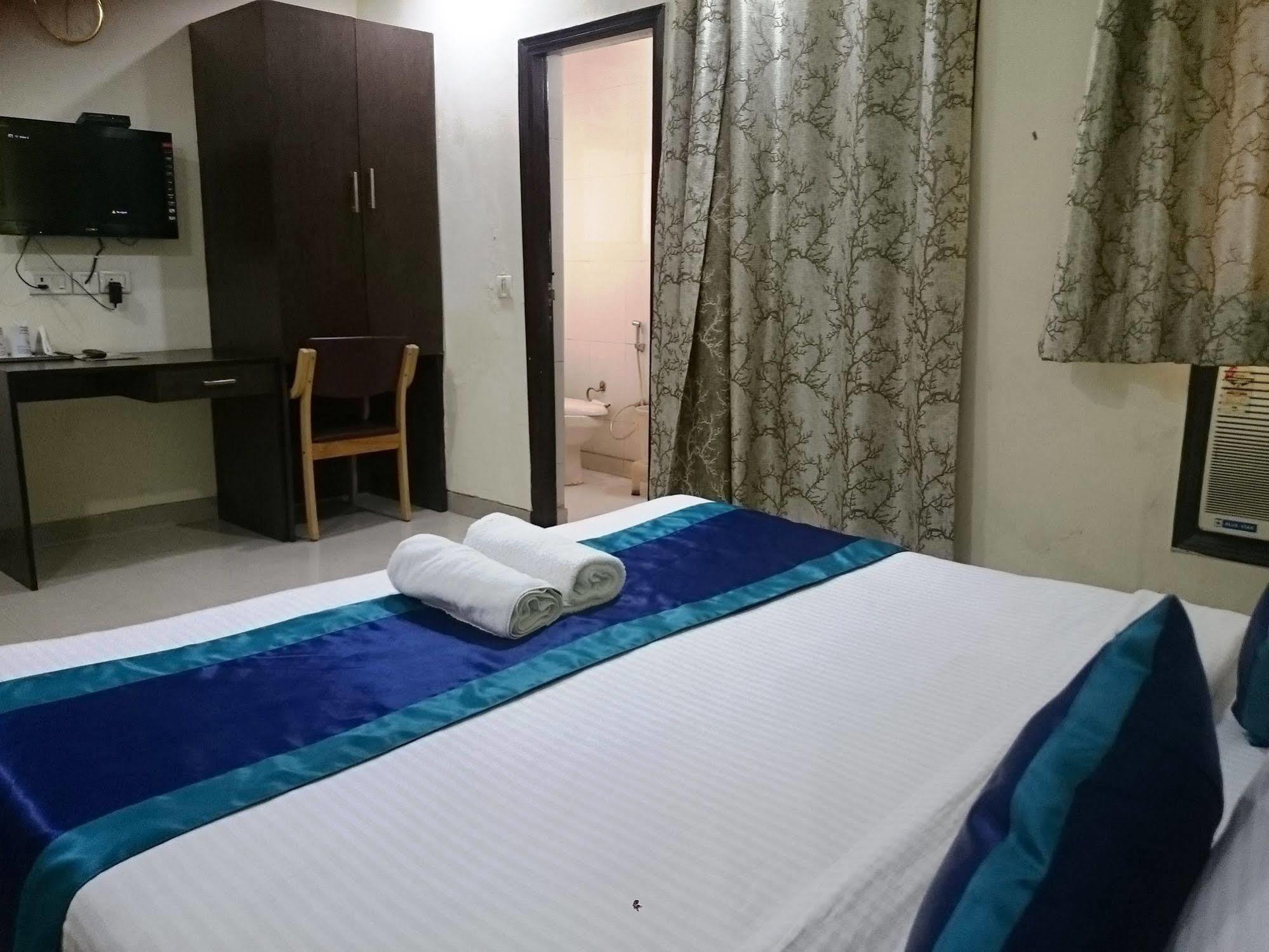Hotel The Rts Plaza Neu-Delhi Exterior foto