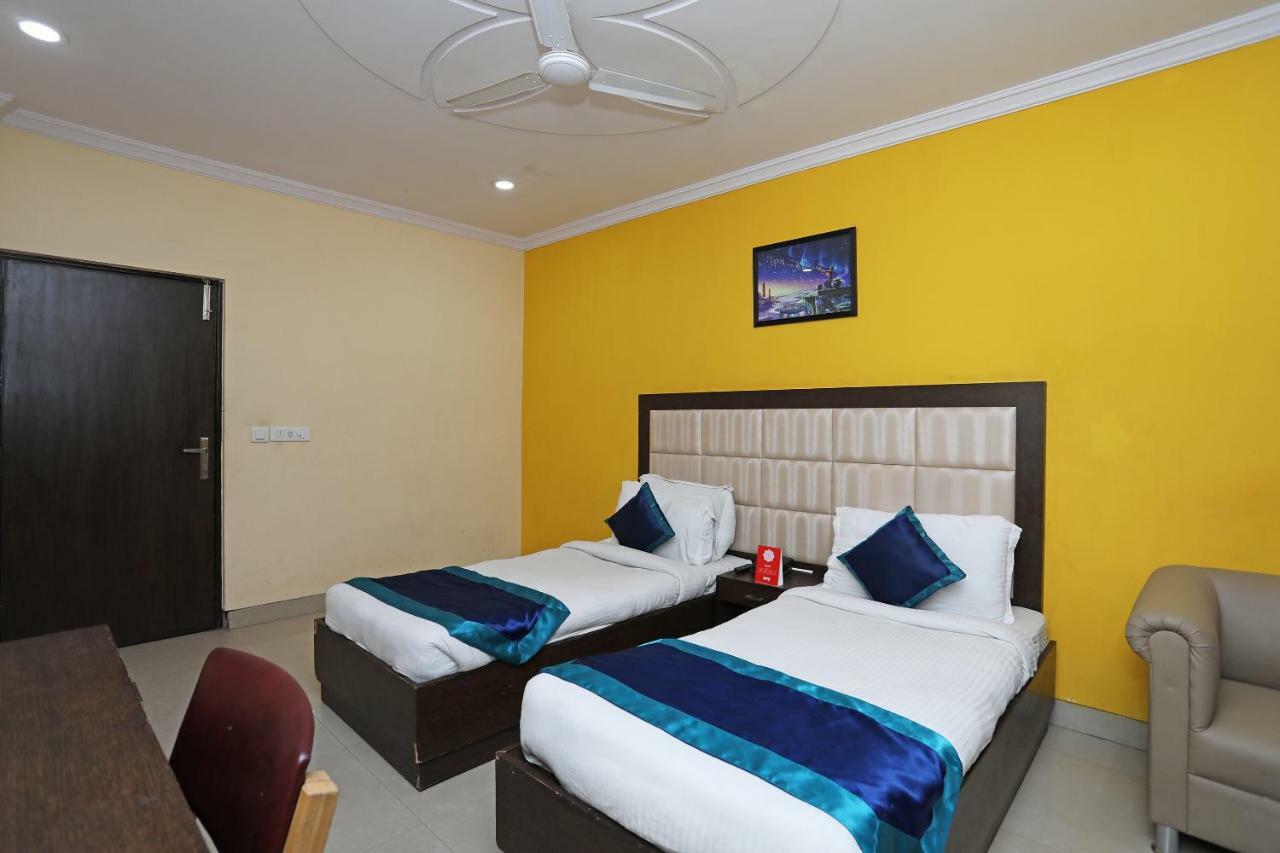 Hotel The Rts Plaza Neu-Delhi Exterior foto