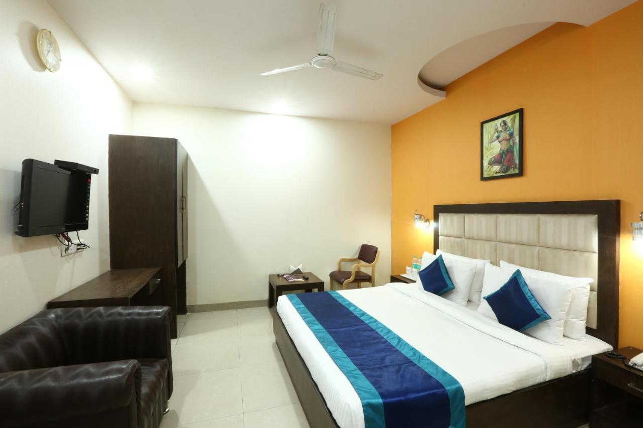 Hotel The Rts Plaza Neu-Delhi Exterior foto