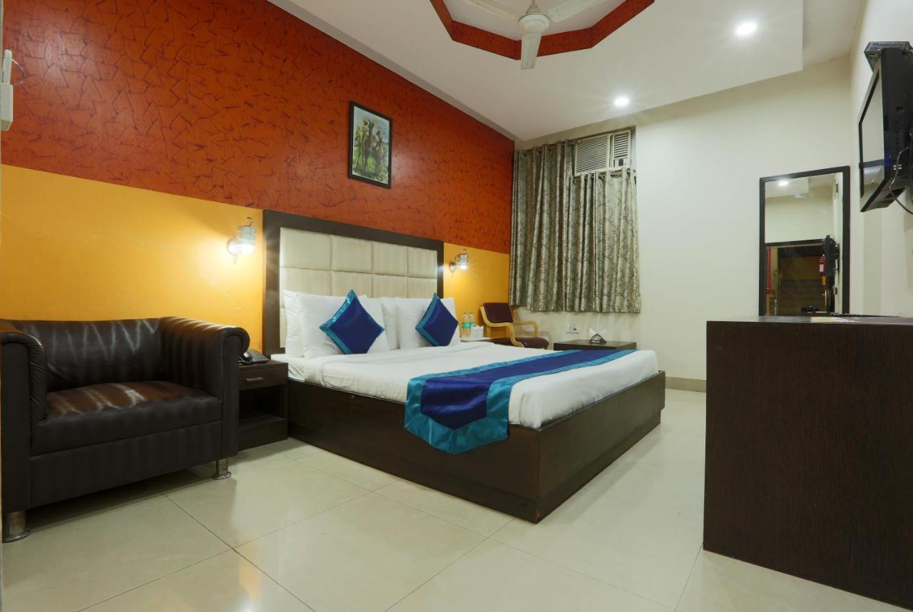 Hotel The Rts Plaza Neu-Delhi Exterior foto