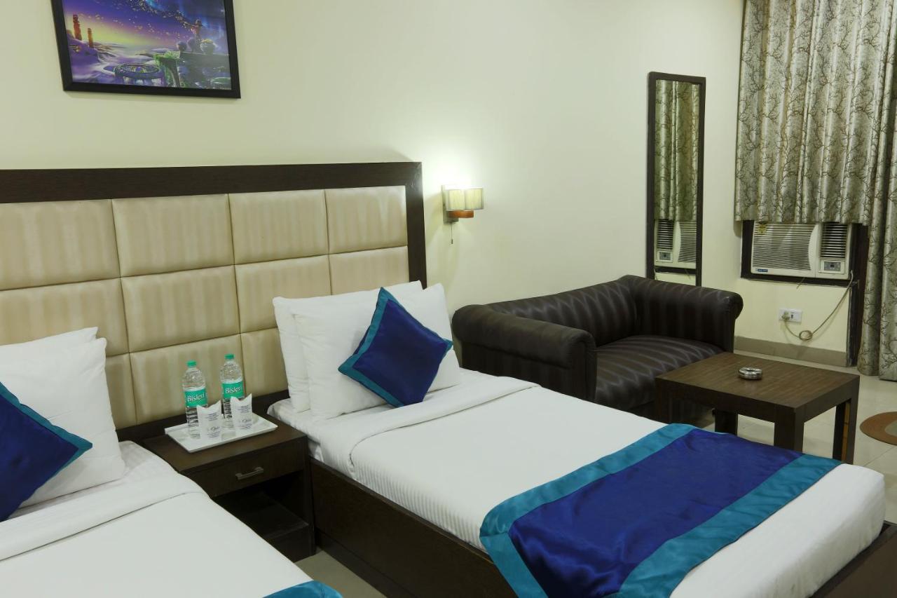 Hotel The Rts Plaza Neu-Delhi Exterior foto