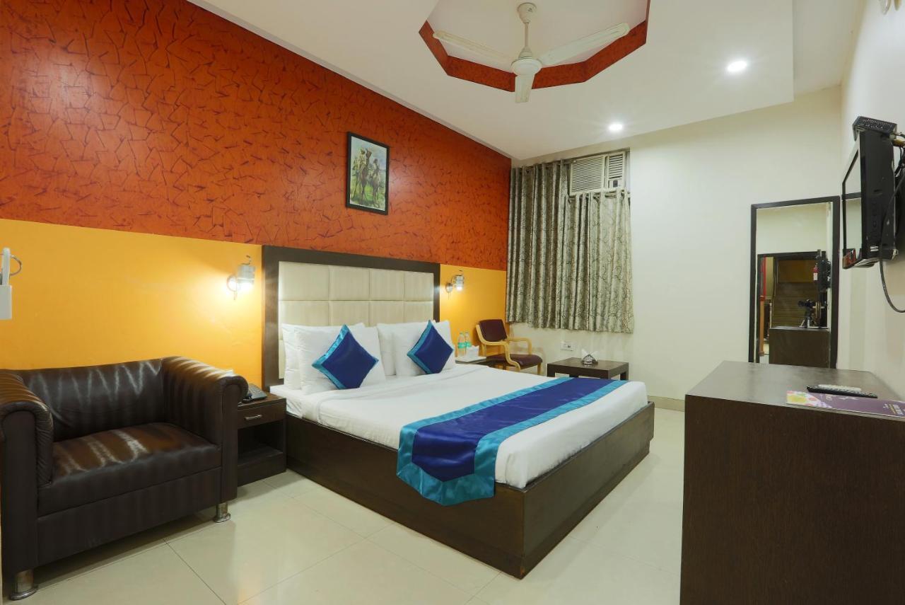 Hotel The Rts Plaza Neu-Delhi Exterior foto