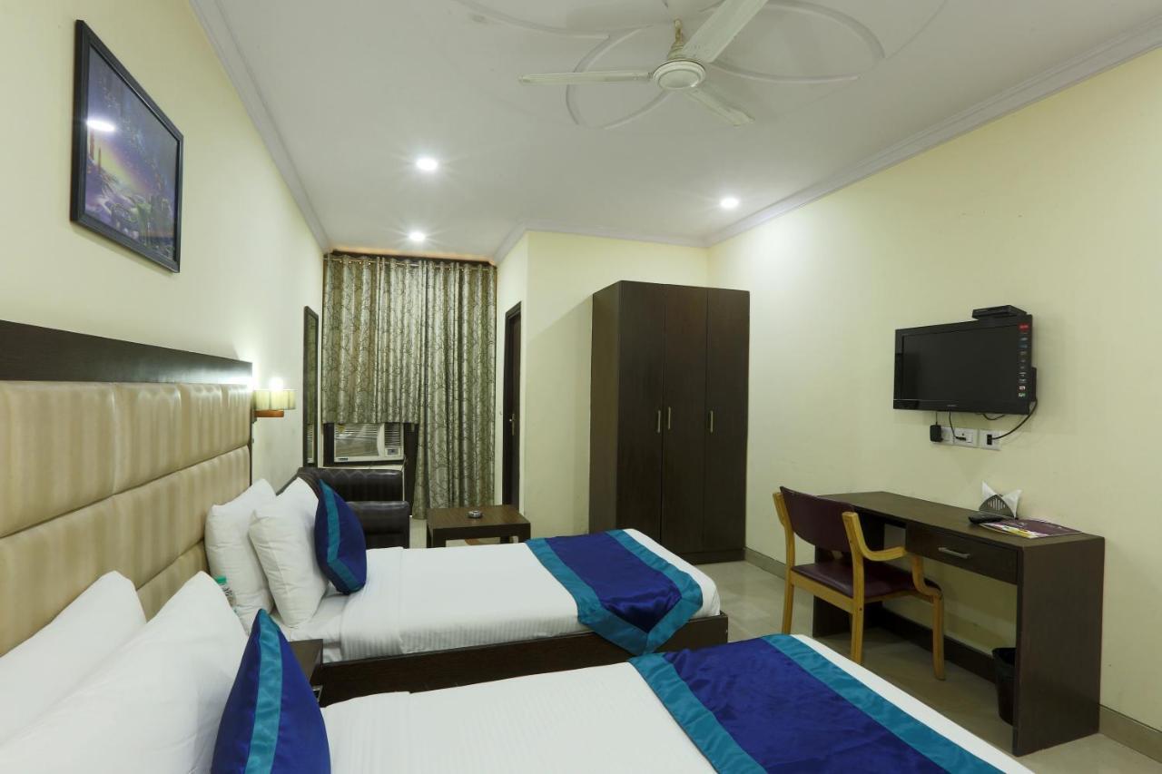 Hotel The Rts Plaza Neu-Delhi Exterior foto