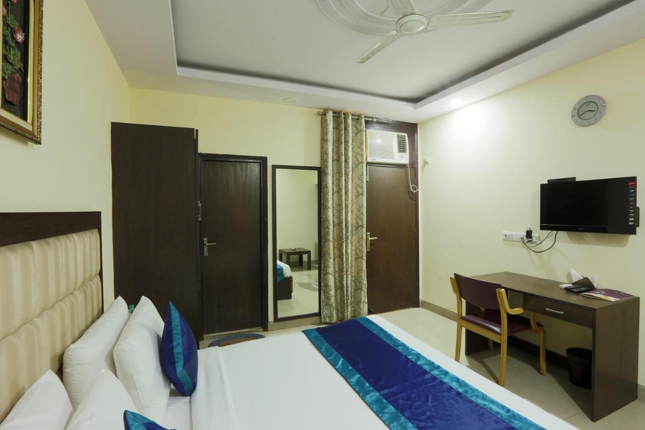 Hotel The Rts Plaza Neu-Delhi Exterior foto